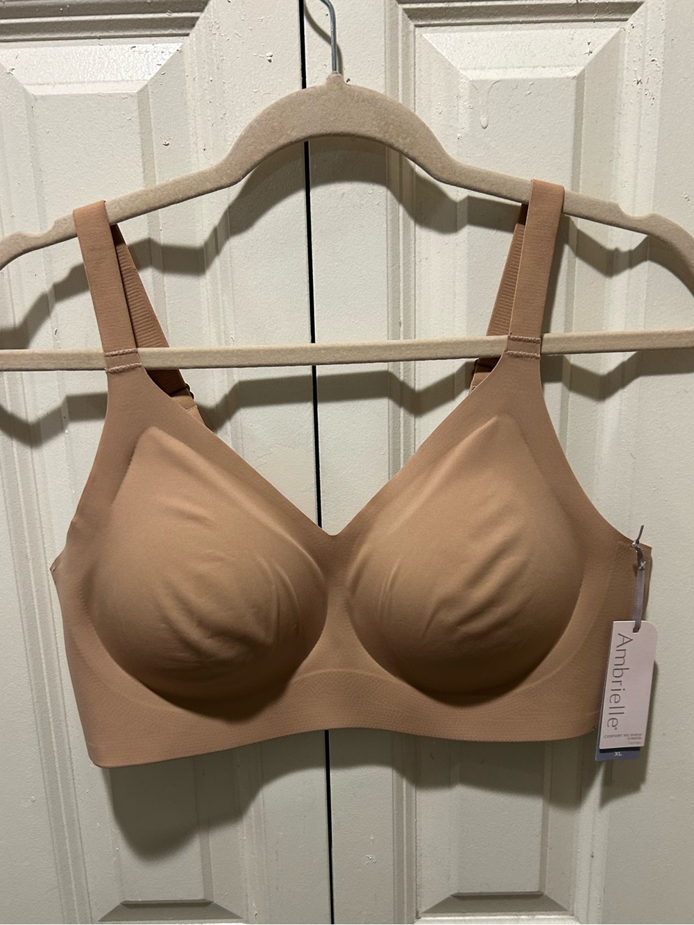 NWT Ambrielle Comfort No Show V Neck Bra , XL